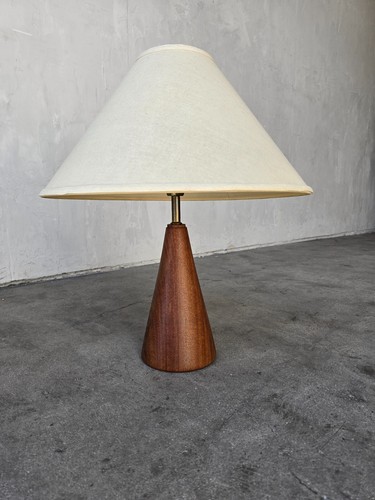 Lampada tavolo conica metà - tavolo,